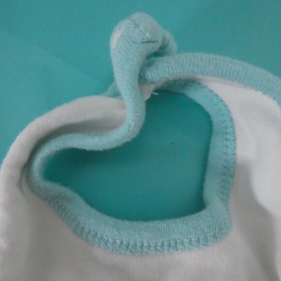 Unbranded | OS One Size | Embroidered Bird Baby Bib - Picture 10 of 13